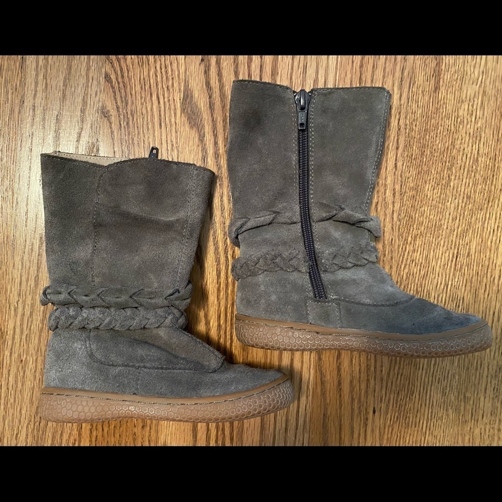Livie & Luca Gray Suede Size 7 Boots